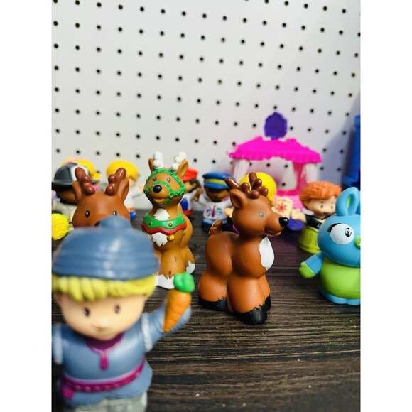 FISHER PRICE LITTLE PEOPLE LOT ( 31 ) PRINCESS,TOY STORY, PROFESSIONS & PARTS - Picture 6 of 14